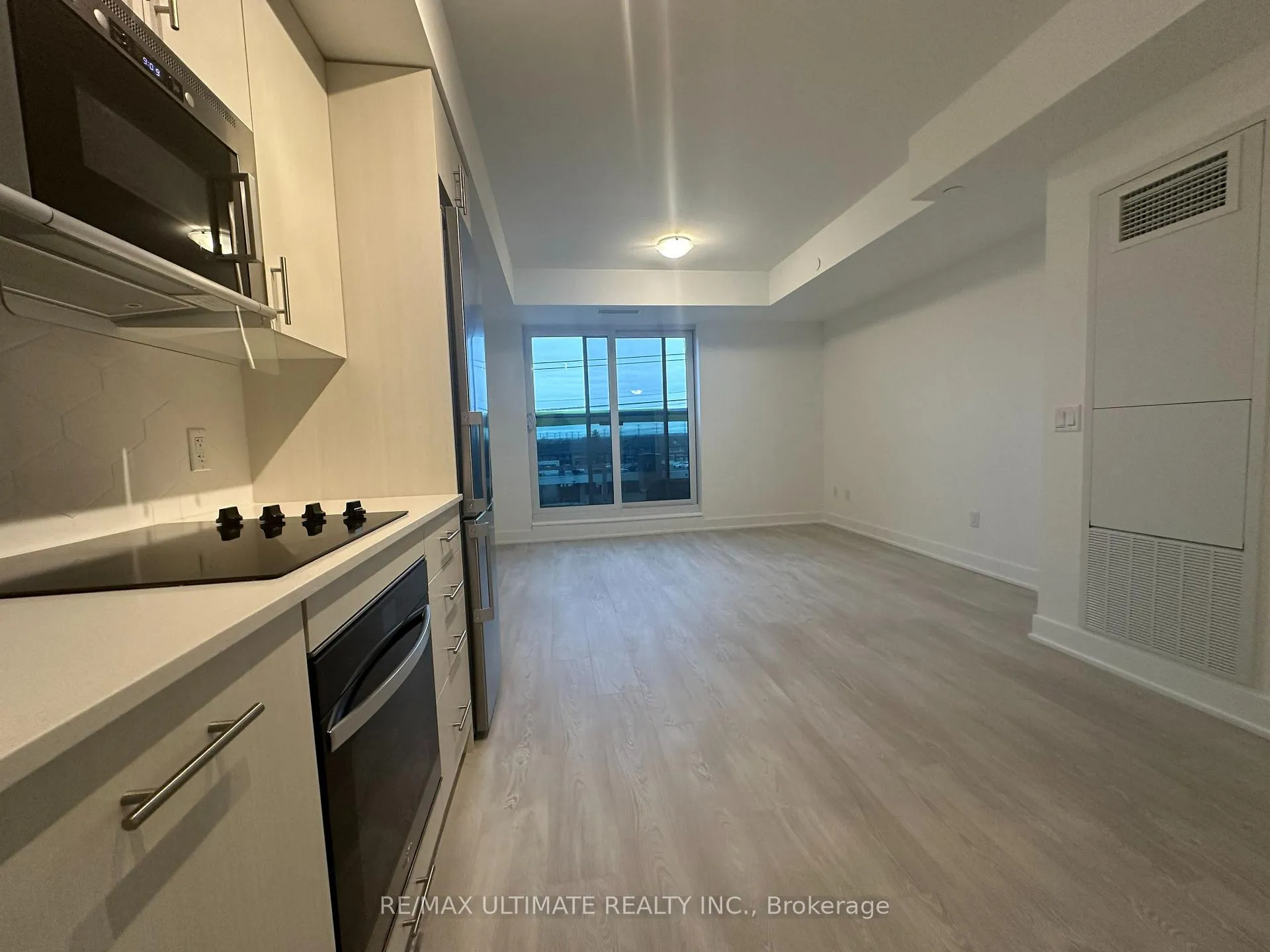 Photo 9 of Unit 409, 2545 Simcoe Street N, Oshawa, Windfields — HOMEH