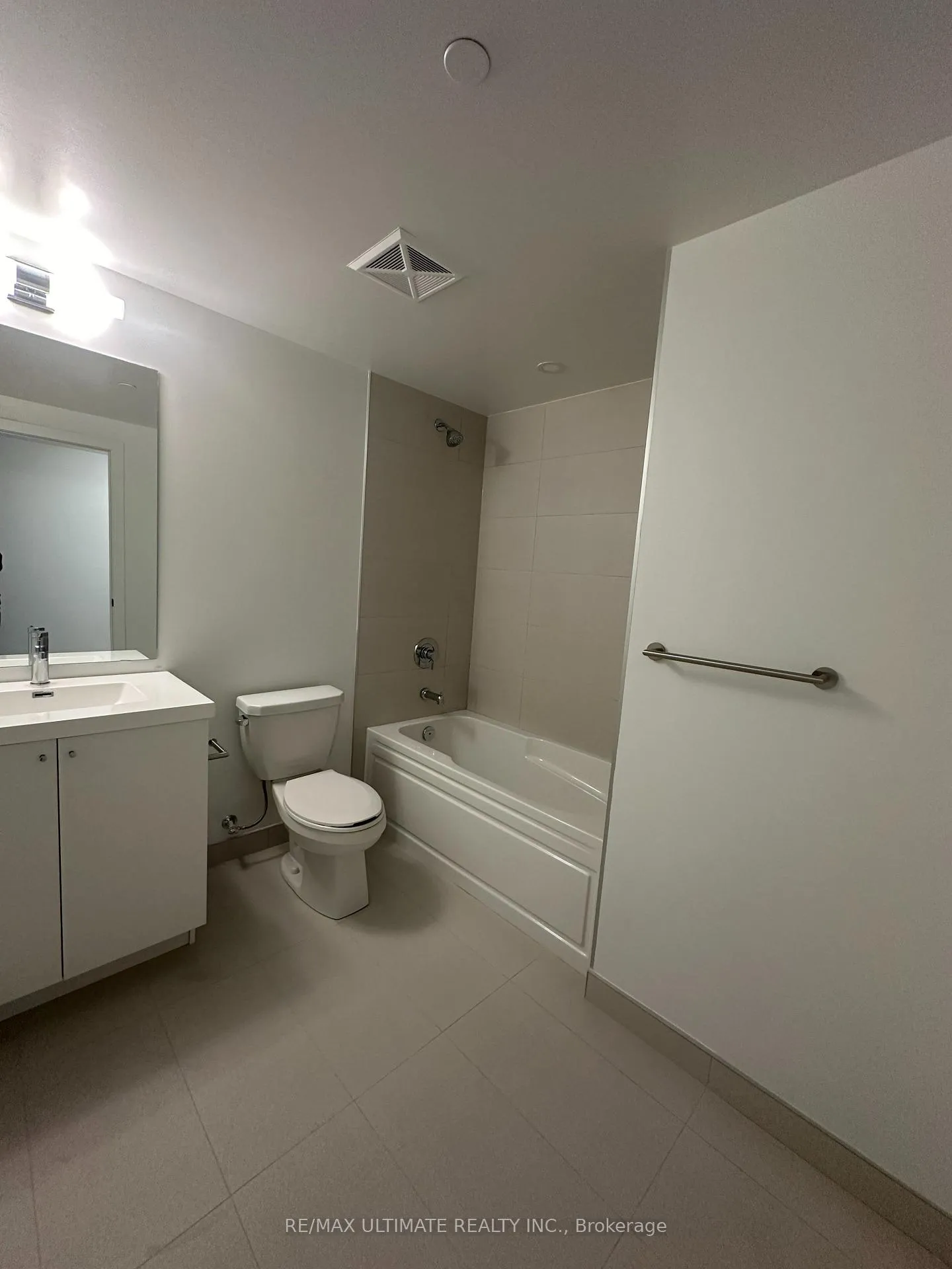 Photo 11 of Unit 409, 2545 Simcoe Street N, Oshawa, Windfields — HOMEH