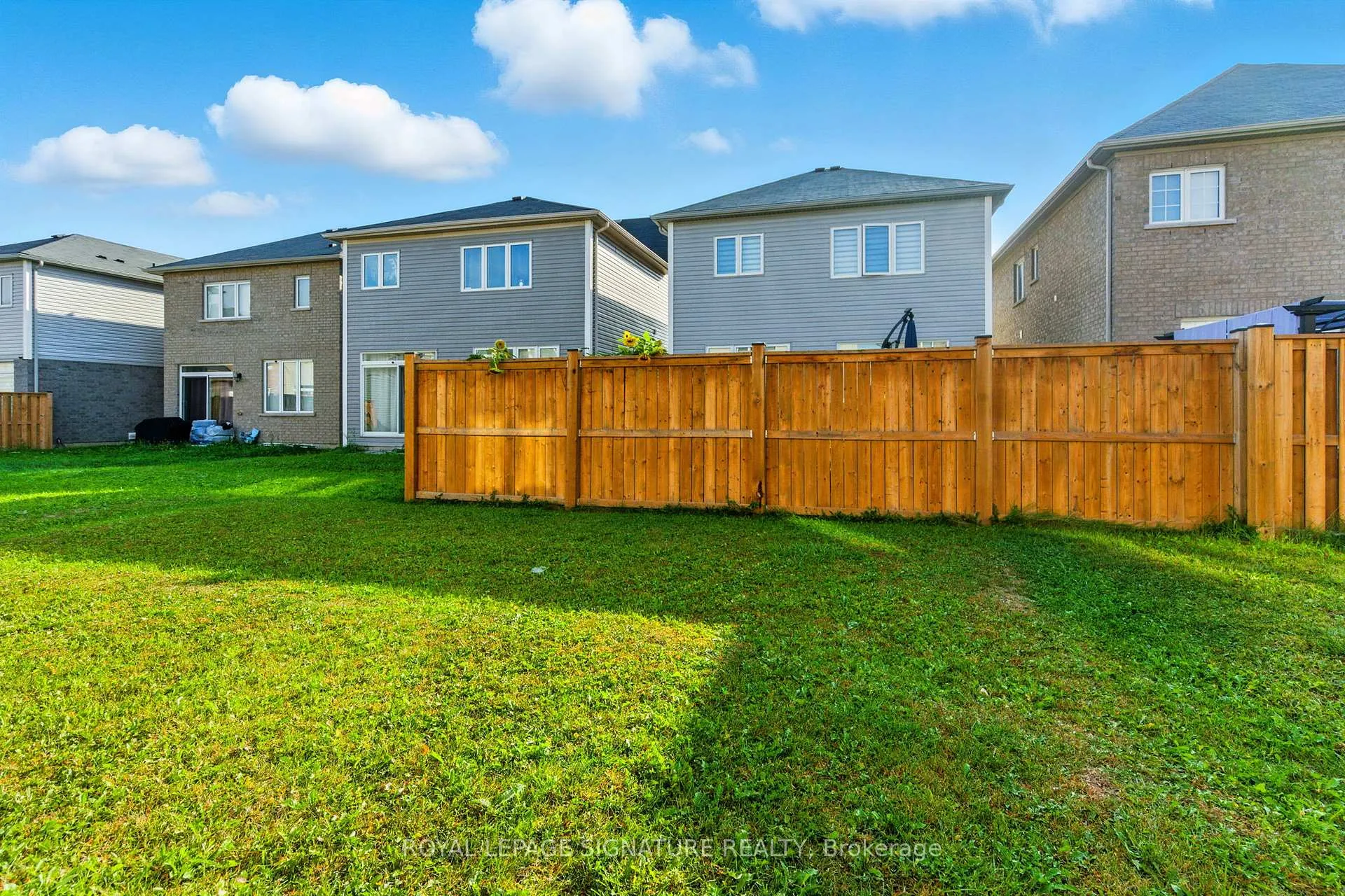 Photo 19 of 16 Froggy Drive, Thorold, Hurricane/Merrittville — HOMEH