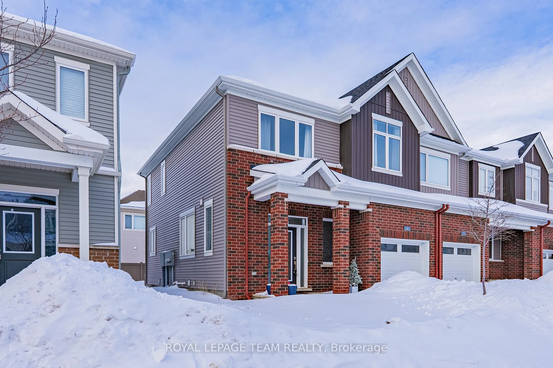 Photo 3 of 6 Darvoy Mews, Ottawa, Chapel Hill South - Orleans Village — HOMEH