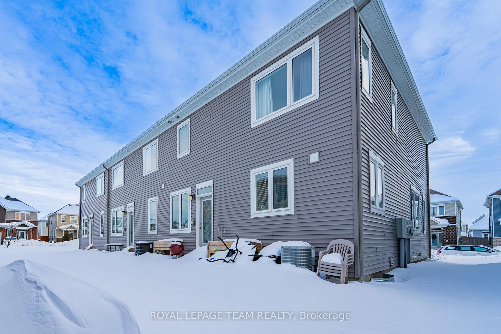 Photo 5 of 6 Darvoy Mews, Ottawa, Chapel Hill South - Orleans Village — HOMEH