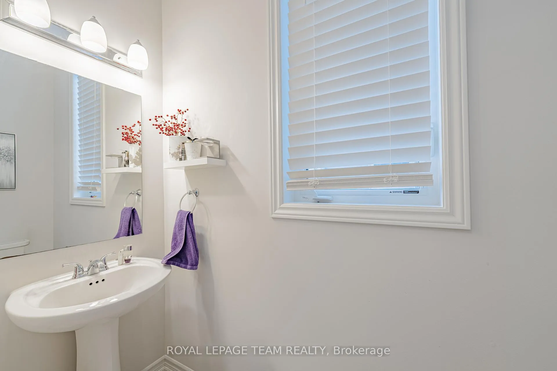 Photo 7 of 6 Darvoy Mews, Ottawa, Chapel Hill South - Orleans Village — HOMEH