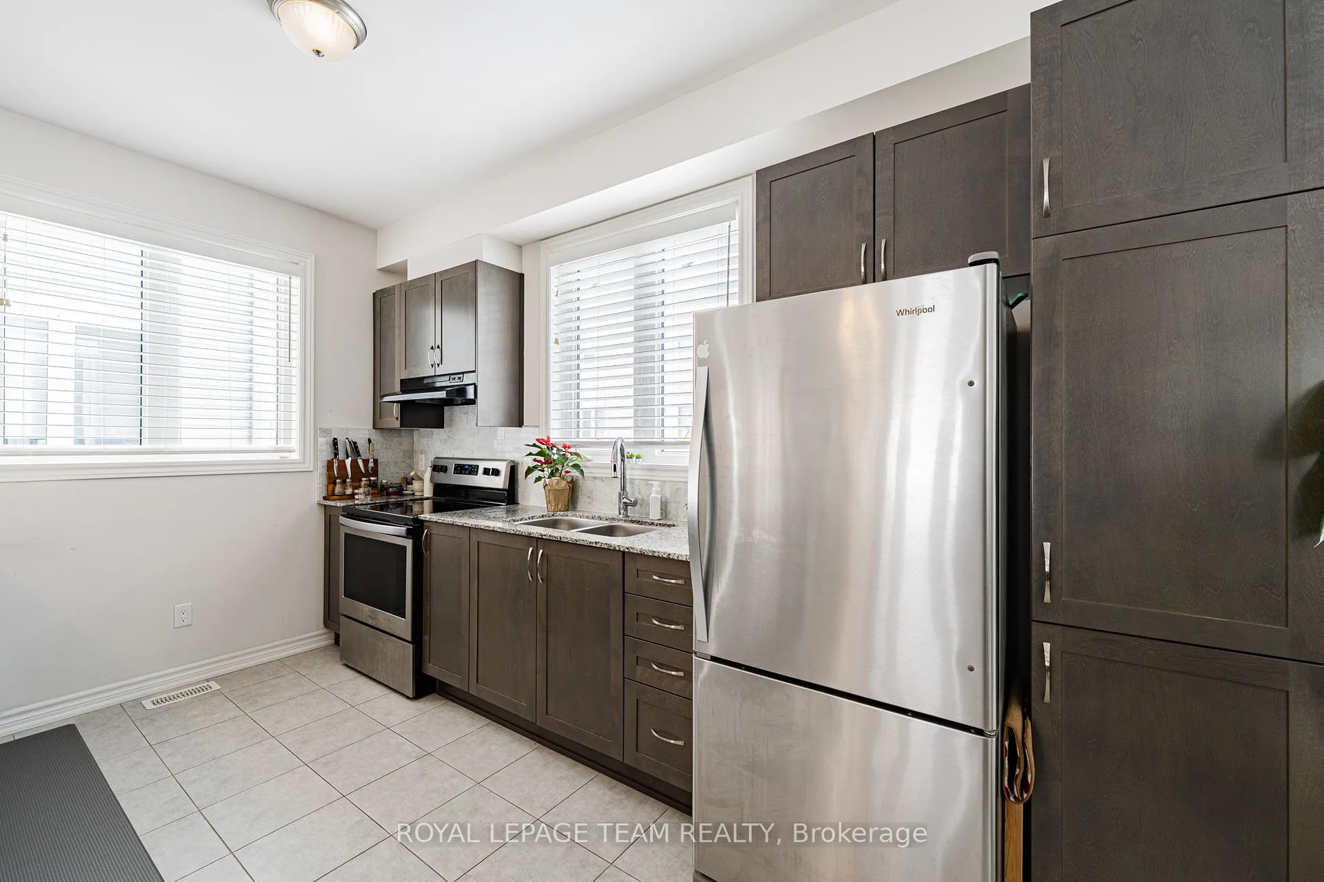 Photo 16 of 6 Darvoy Mews, Ottawa, Chapel Hill South - Orleans Village — HOMEH
