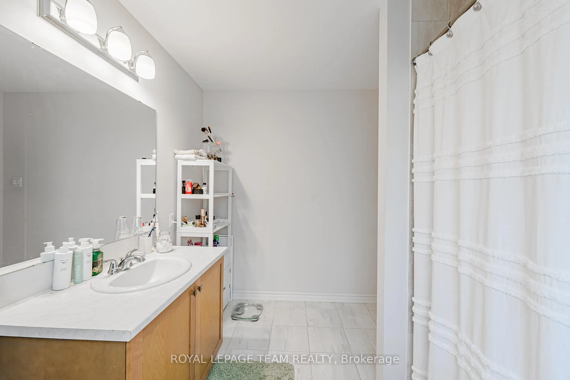 Photo 25 of 6 Darvoy Mews, Ottawa, Chapel Hill South - Orleans Village — HOMEH