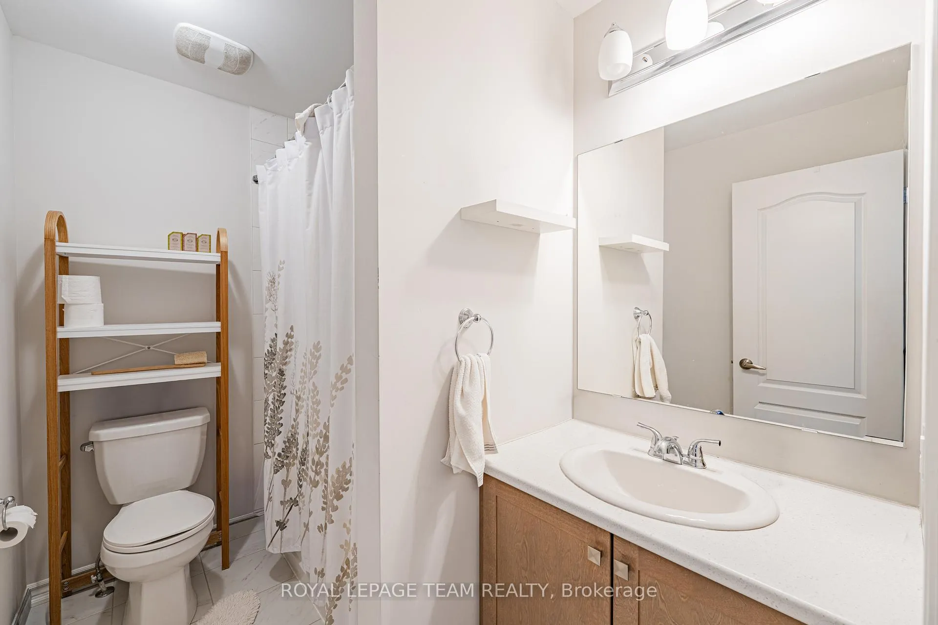 Photo 28 of 6 Darvoy Mews, Ottawa, Chapel Hill South - Orleans Village — HOMEH
