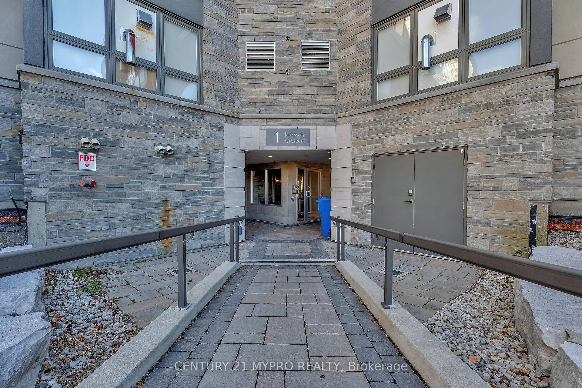 Photo 3 of Unit 410, 1 Jacksway Crescent, London, North G — HOMEH