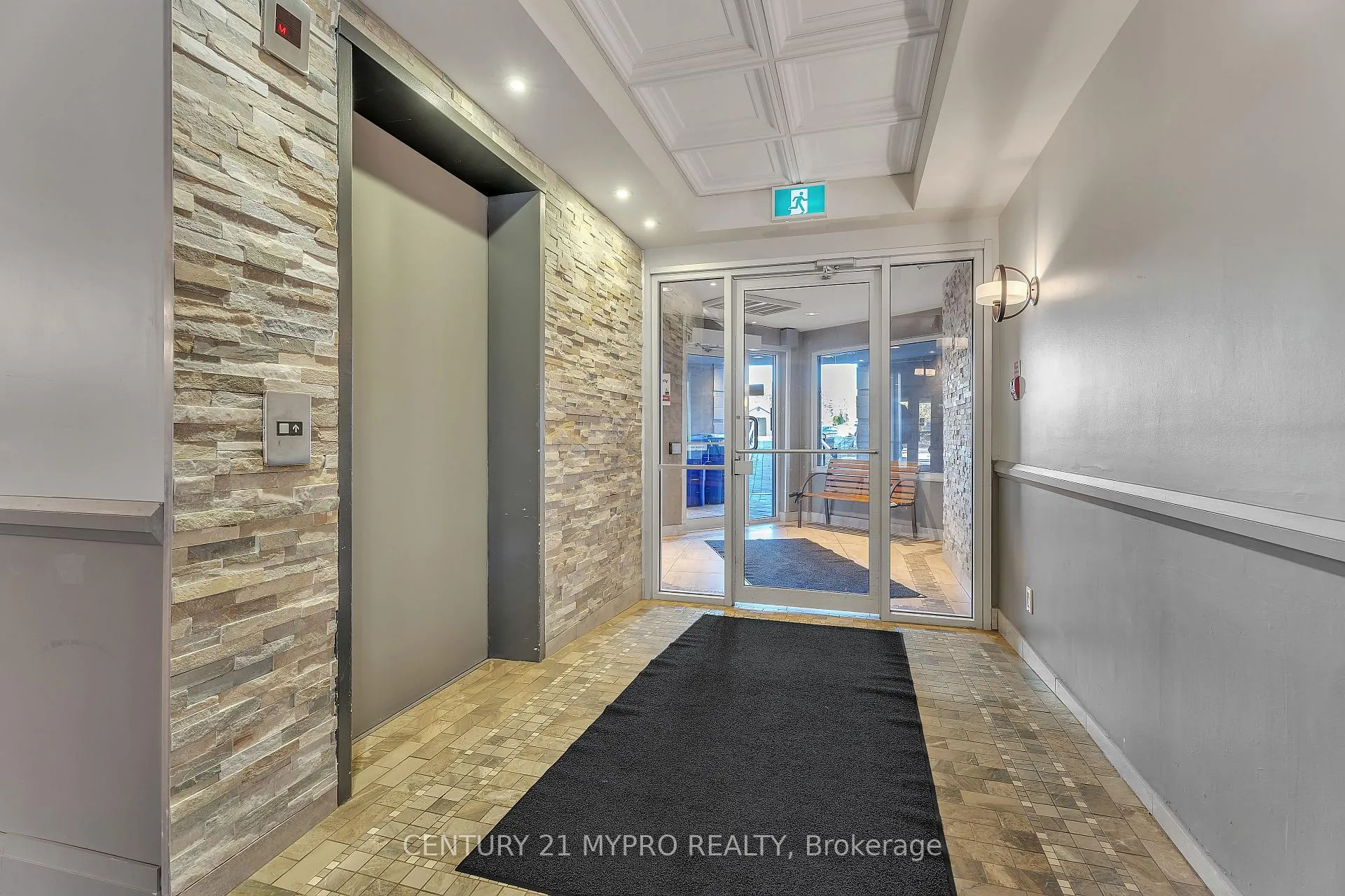 Photo 5 of Unit 410, 1 Jacksway Crescent, London, North G — HOMEH