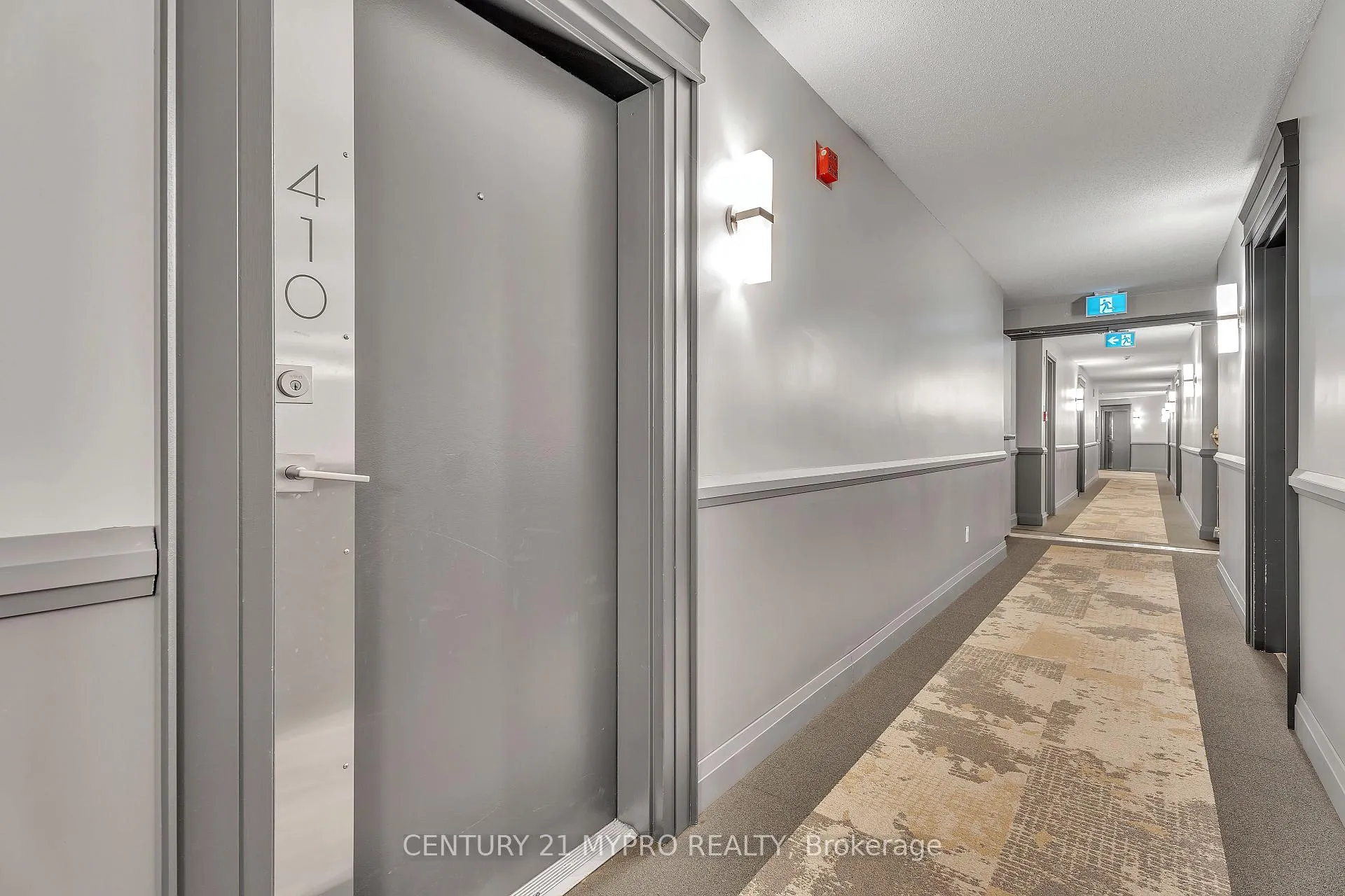 Photo 7 of Unit 410, 1 Jacksway Crescent, London, North G — HOMEH