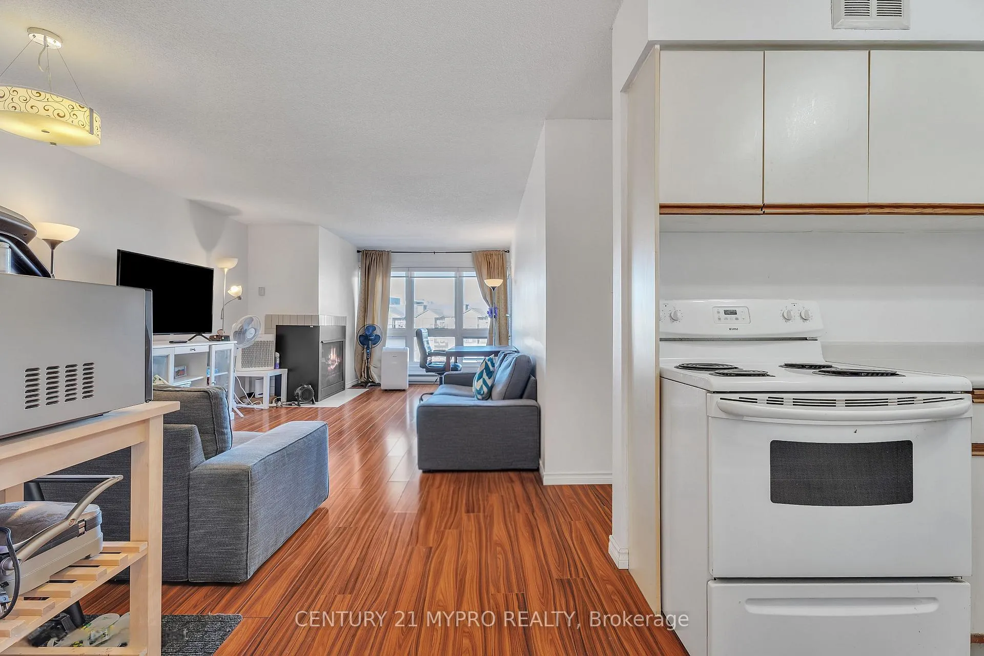 Photo 8 of Unit 410, 1 Jacksway Crescent, London, North G — HOMEH