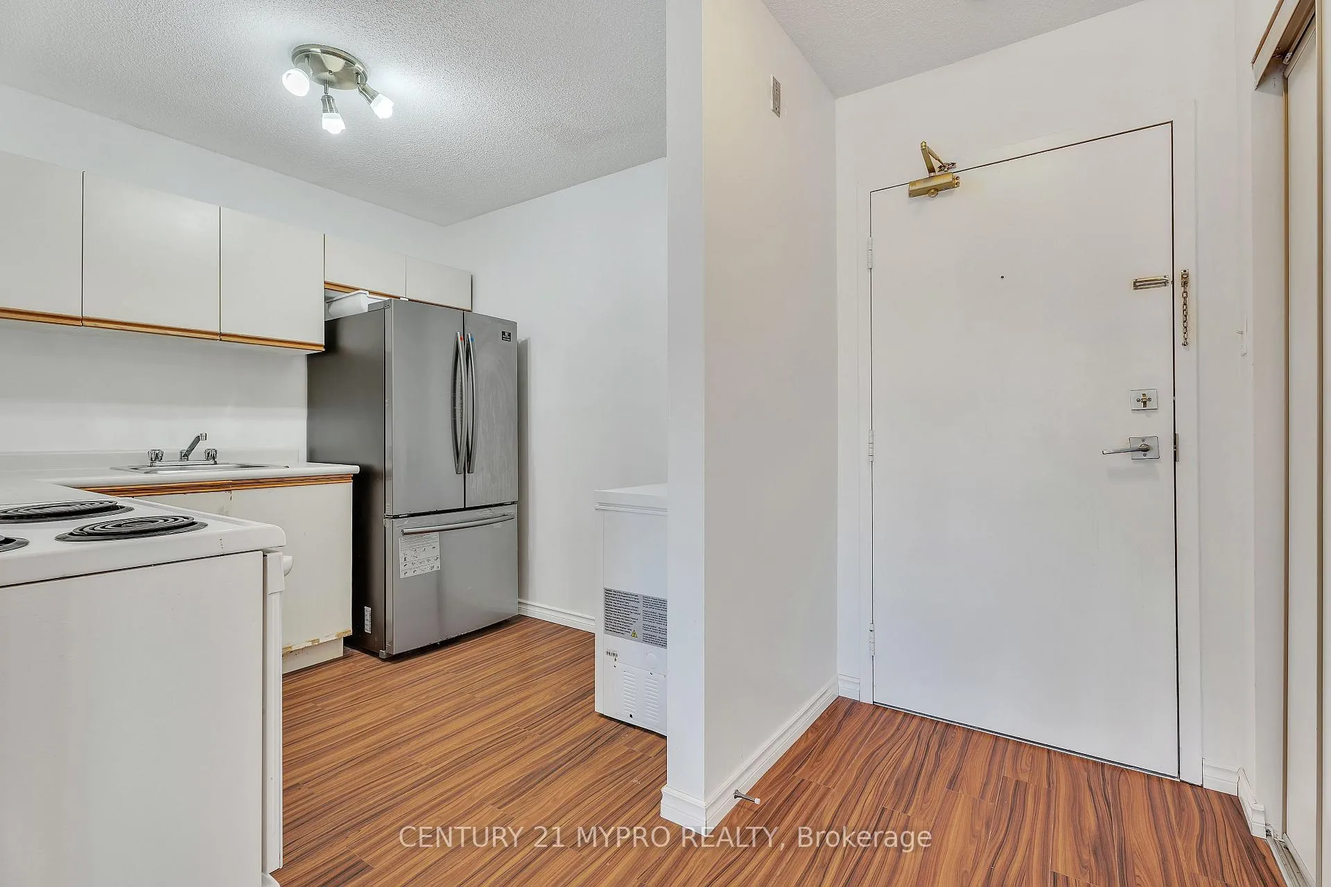 Photo 9 of Unit 410, 1 Jacksway Crescent, London, North G — HOMEH