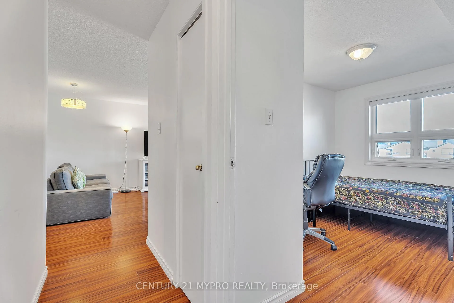 Photo 22 of Unit 410, 1 Jacksway Crescent, London, North G — HOMEH