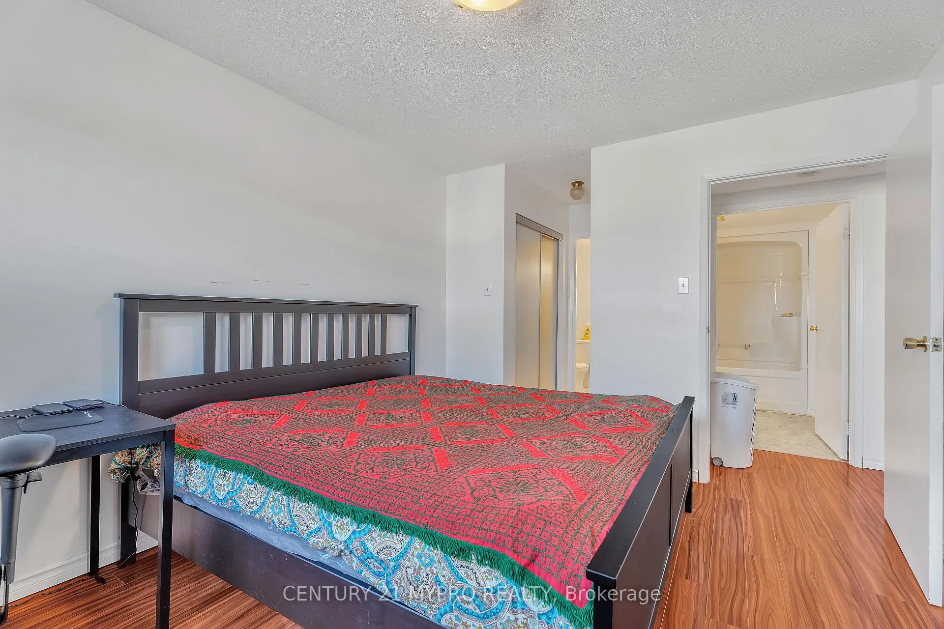 Photo 24 of Unit 410, 1 Jacksway Crescent, London, North G — HOMEH