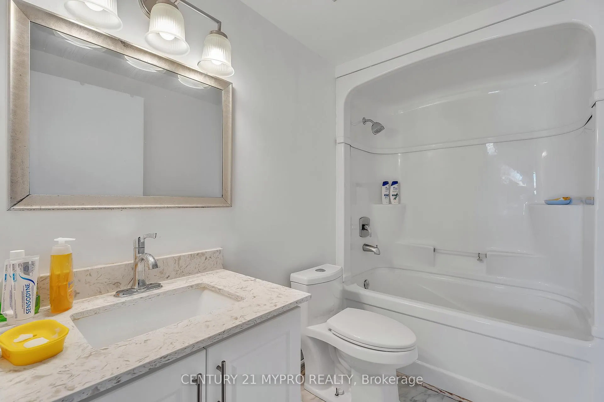 Photo 27 of Unit 410, 1 Jacksway Crescent, London, North G — HOMEH