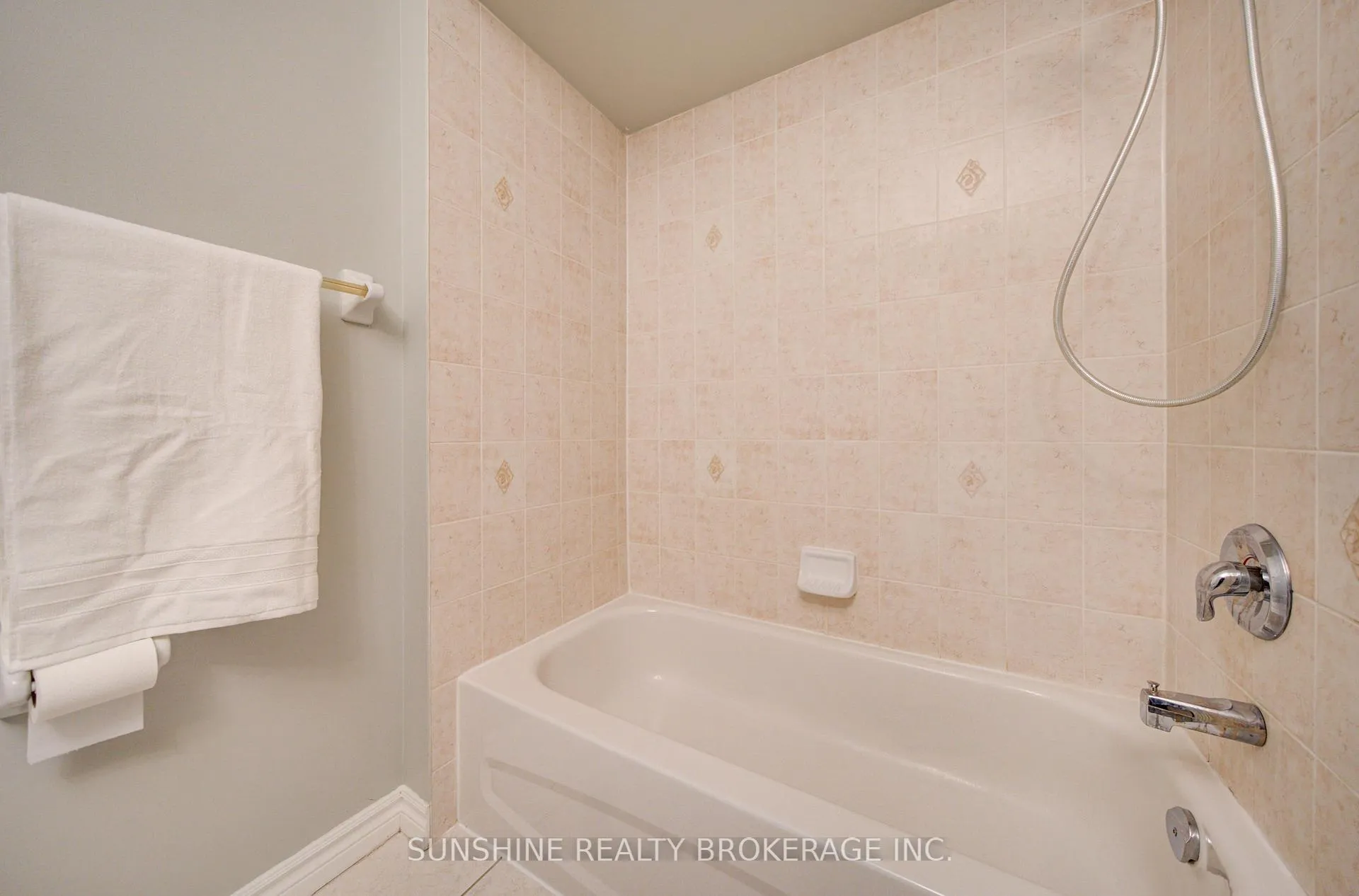 Photo 39 of Unit 97, 1250 St. Martins Drive, Pickering, Bay Ridges — HOMEH