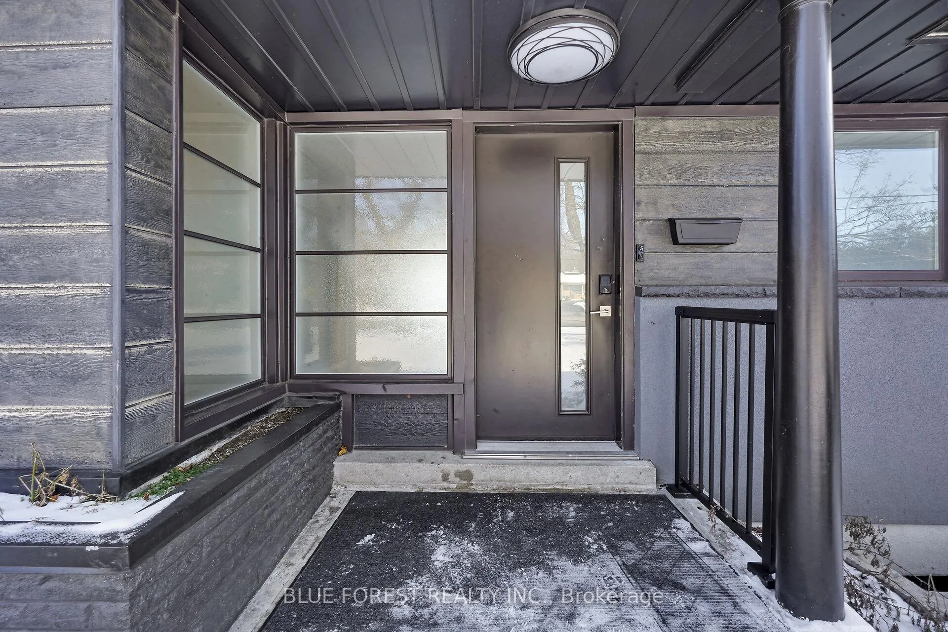 Photo 5 of 878 Riverside Drive, London, North Q — HOMEH