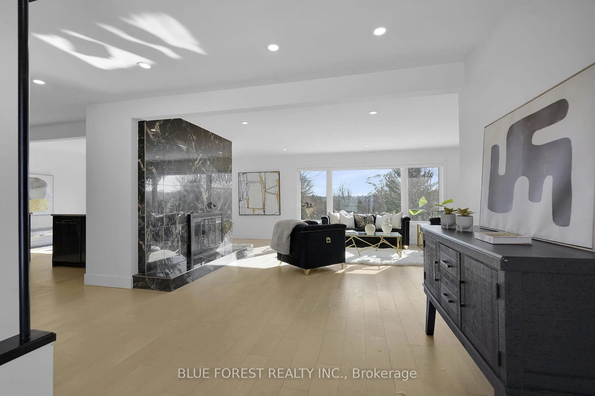 Photo 7 of 878 Riverside Drive, London, North Q — HOMEH