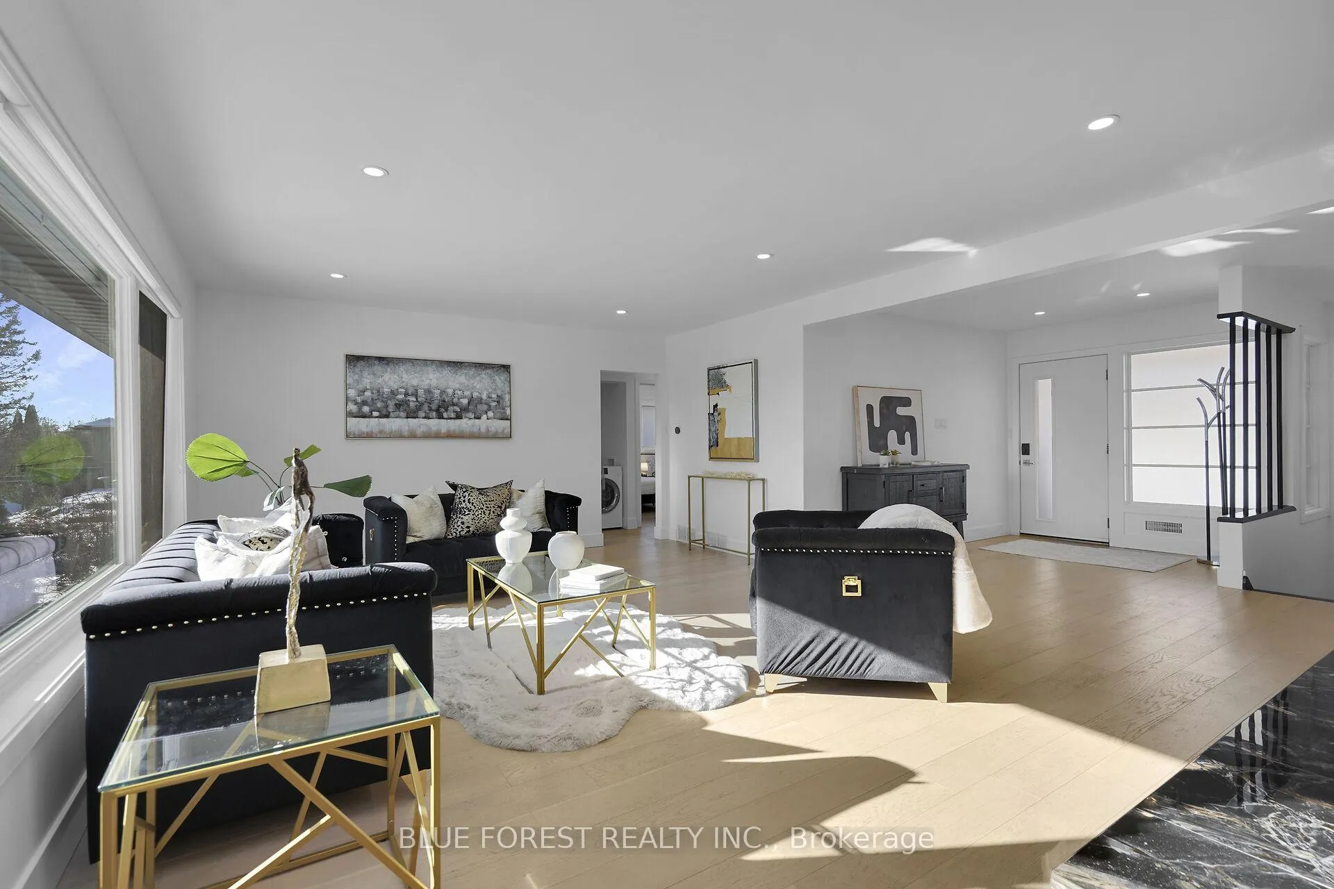Photo 8 of 878 Riverside Drive, London, North Q — HOMEH