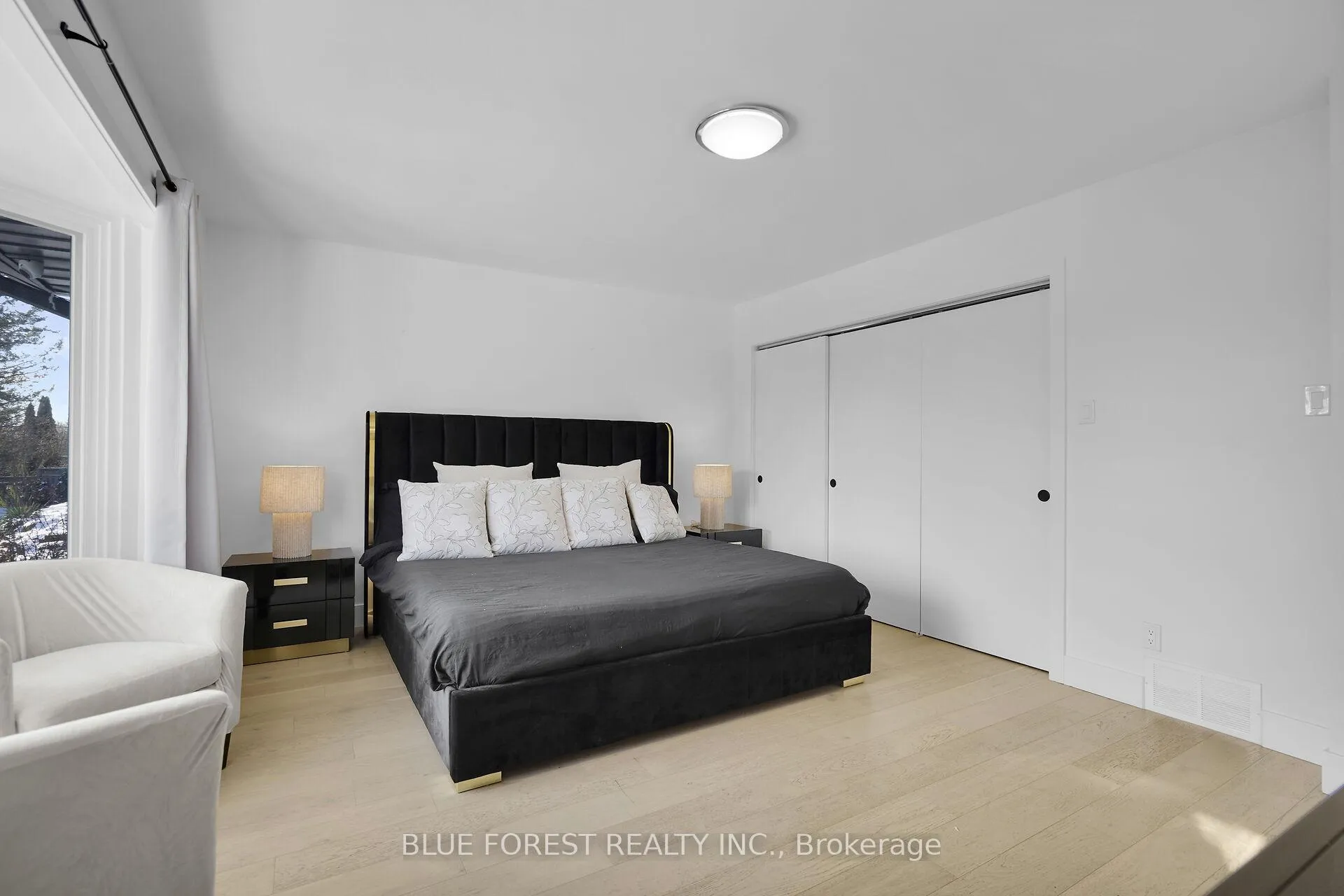 Photo 24 of 878 Riverside Drive, London, North Q — HOMEH