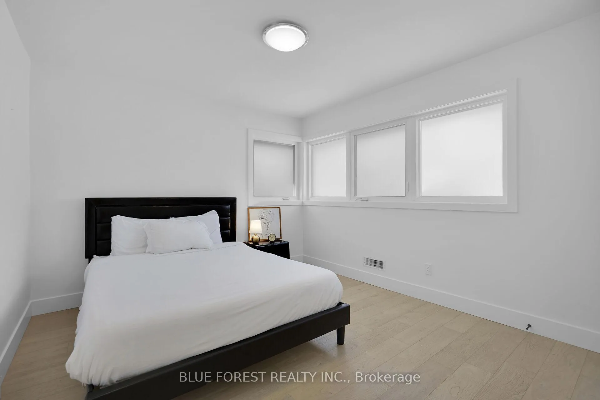 Photo 28 of 878 Riverside Drive, London, North Q — HOMEH