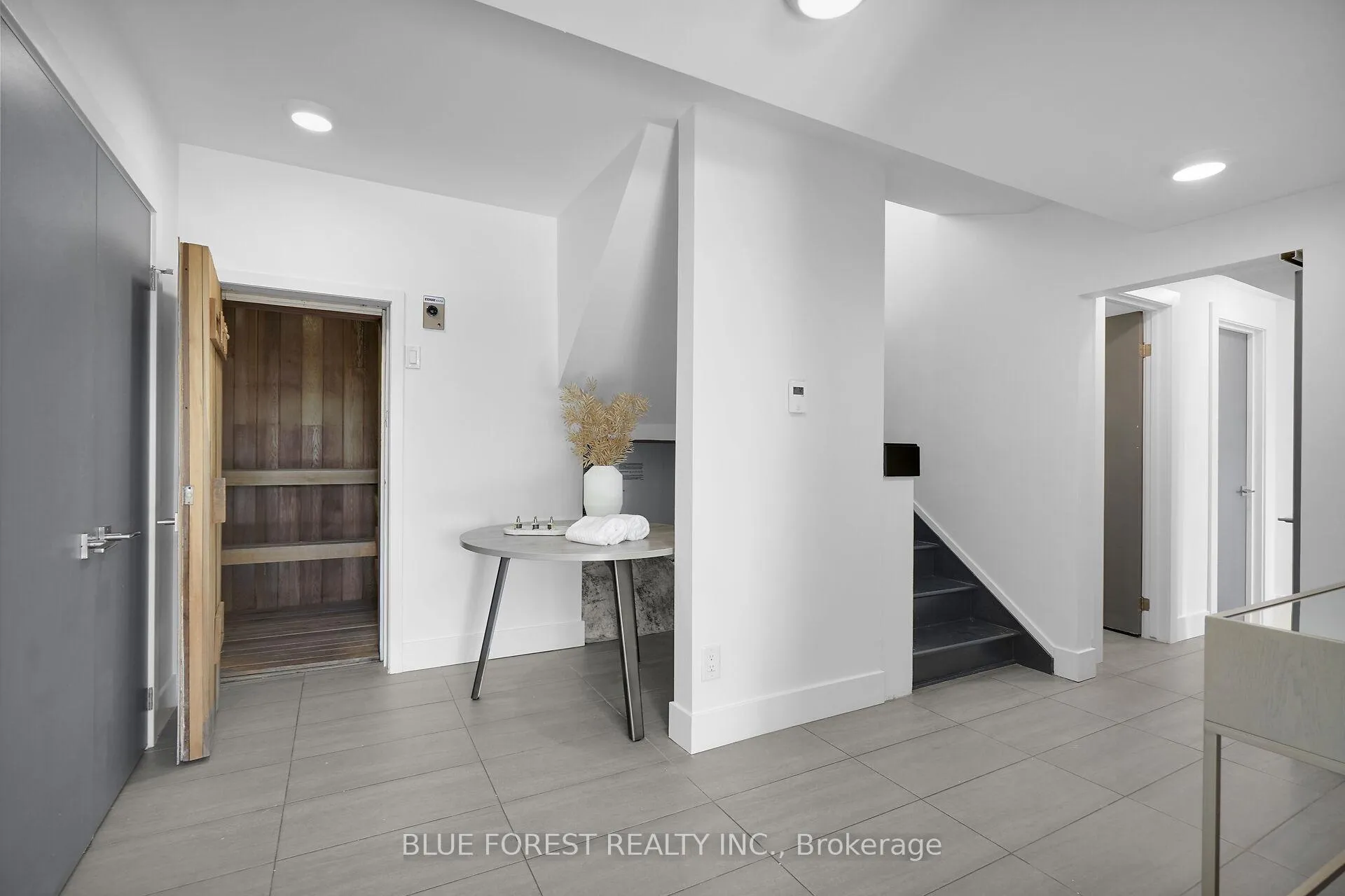 Photo 30 of 878 Riverside Drive, London, North Q — HOMEH