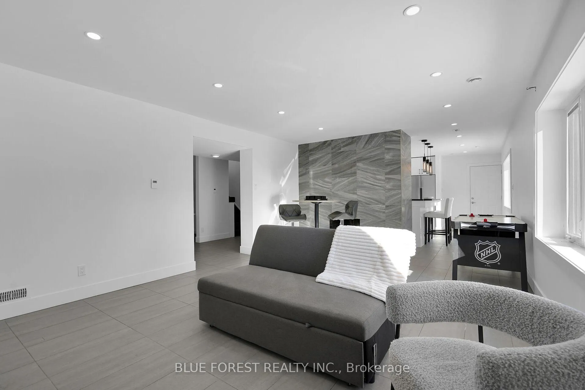 Photo 32 of 878 Riverside Drive, London, North Q — HOMEH