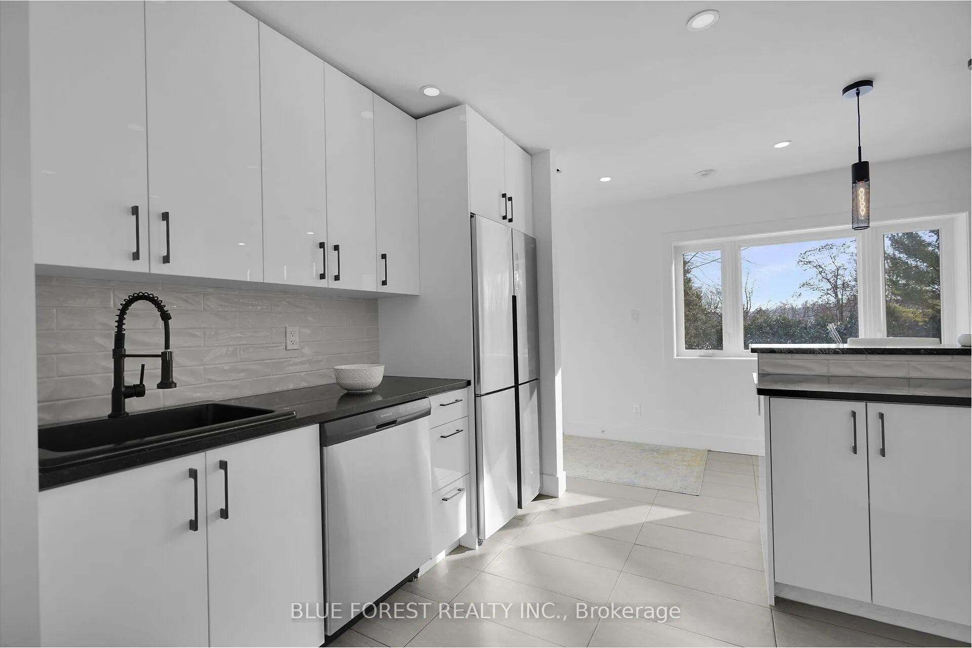 Photo 35 of 878 Riverside Drive, London, North Q — HOMEH