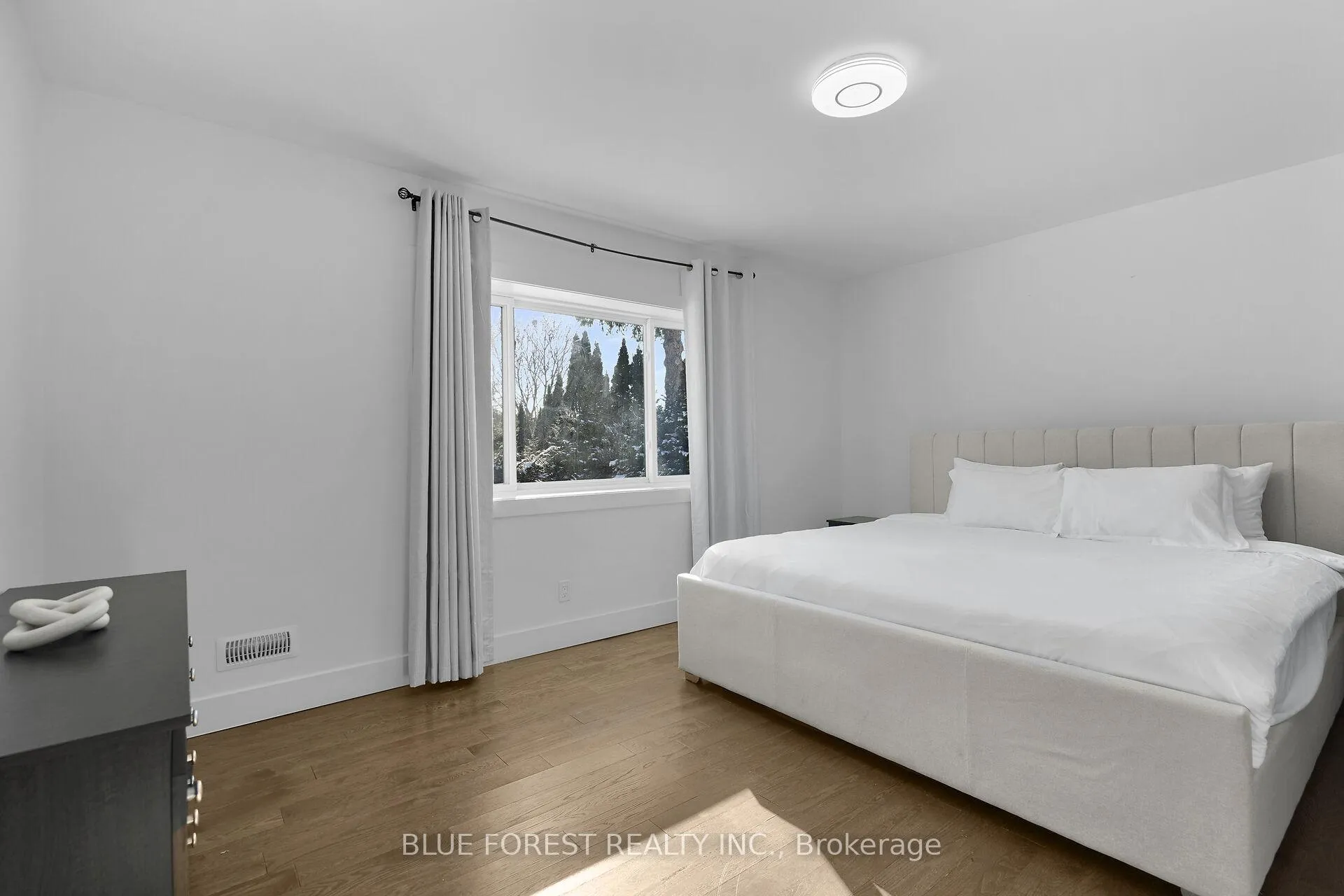 Photo 42 of 878 Riverside Drive, London, North Q — HOMEH