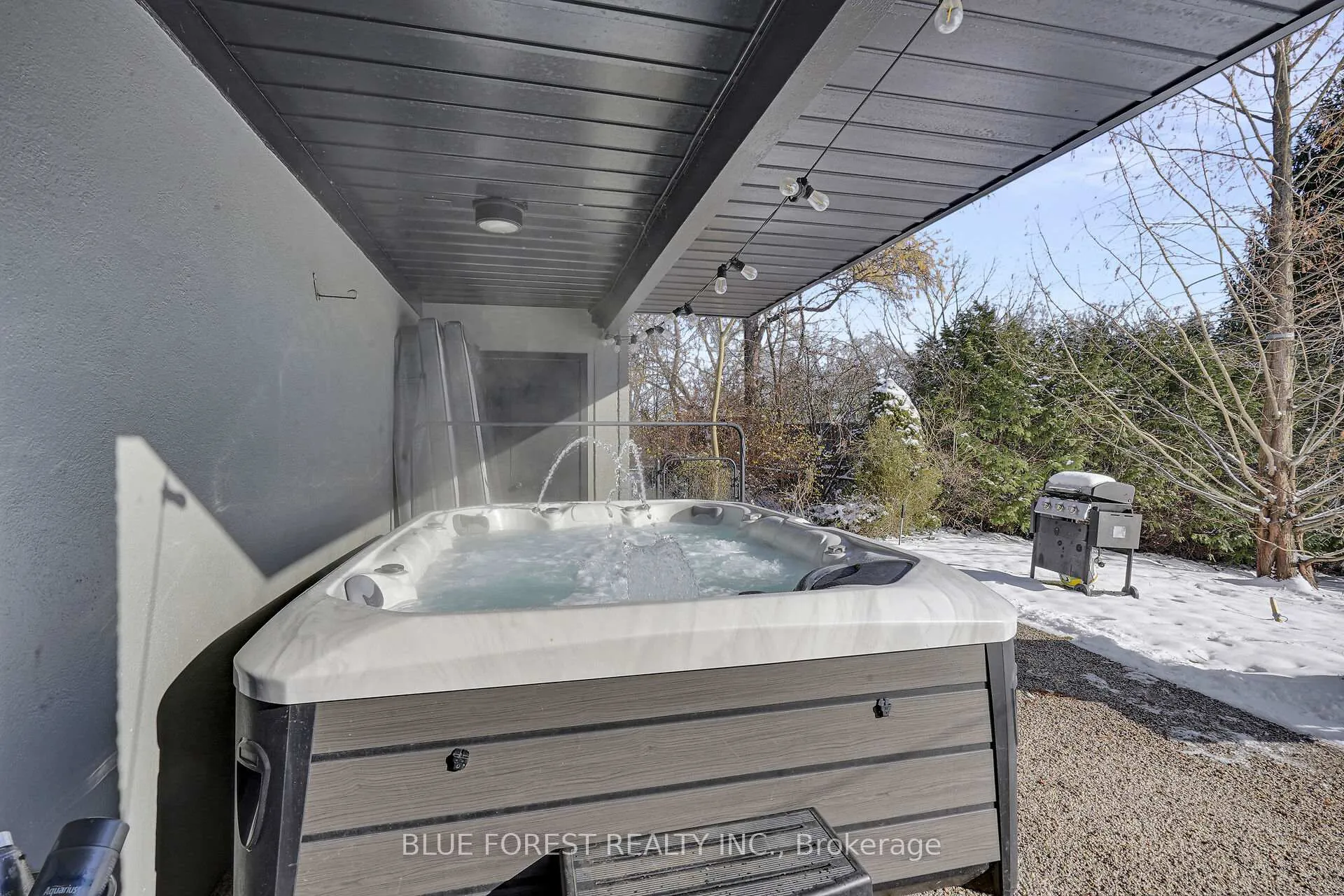 Photo 47 of 878 Riverside Drive, London, North Q — HOMEH