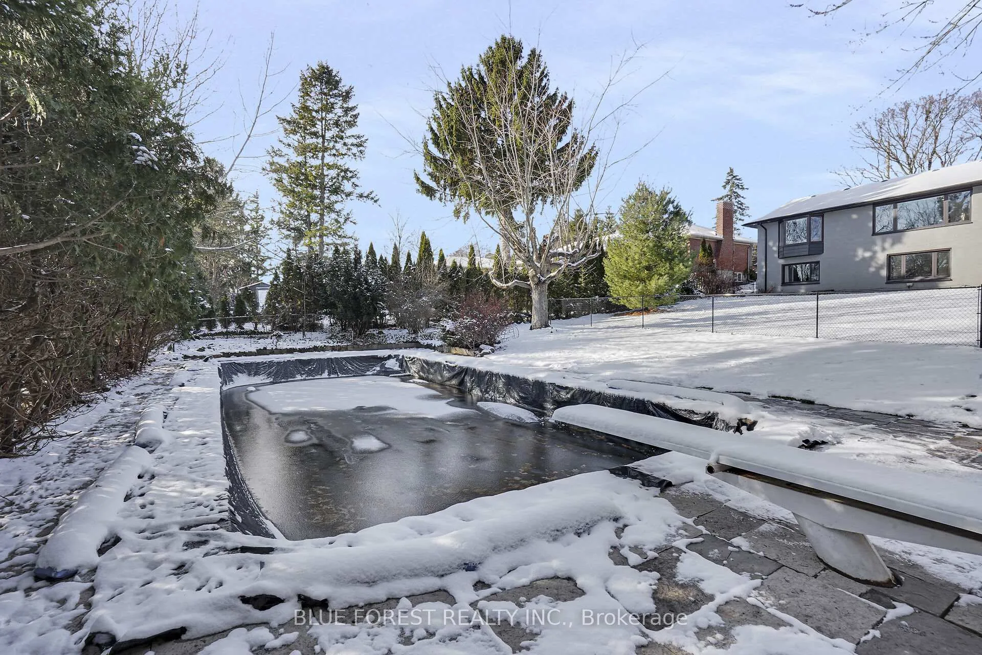 Photo 48 of 878 Riverside Drive, London, North Q — HOMEH