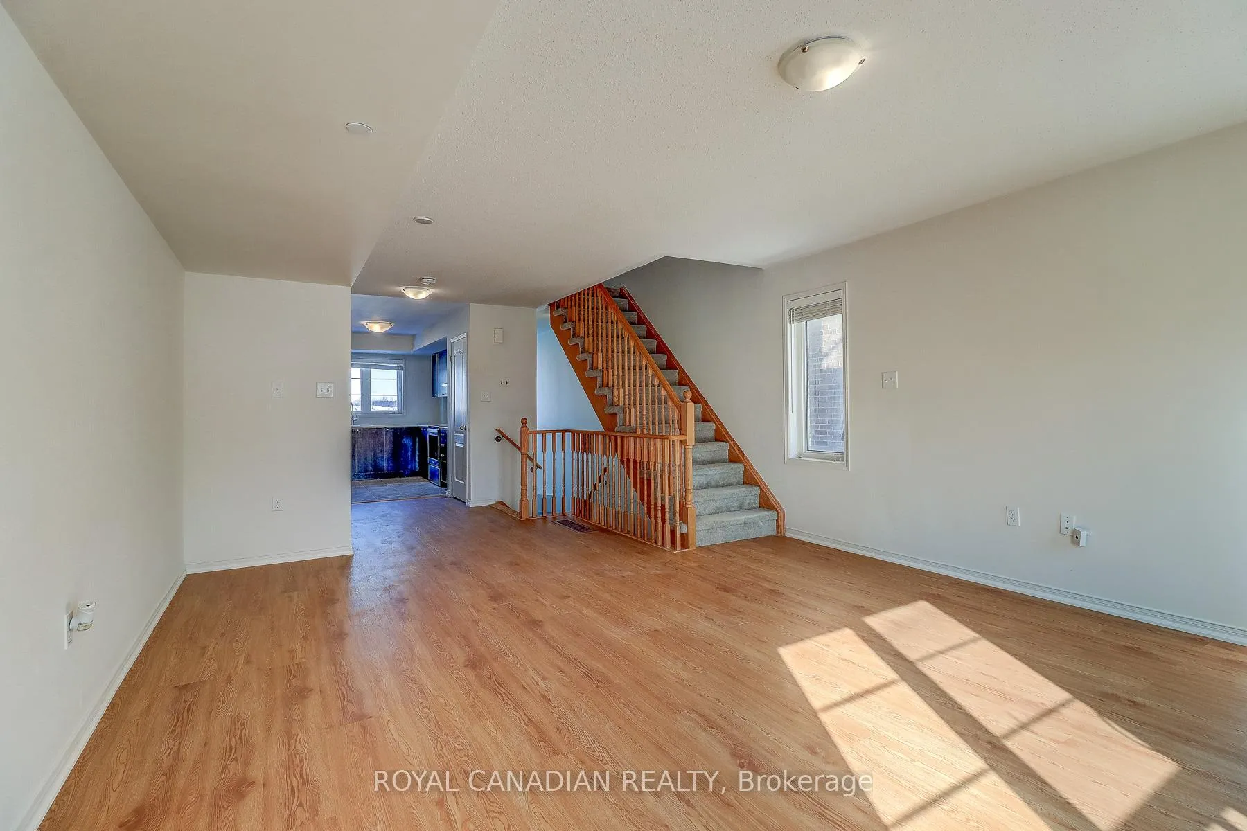 Photo 4 of 2677 Deputy Minister Path, Oshawa, Windfields — HOMEH