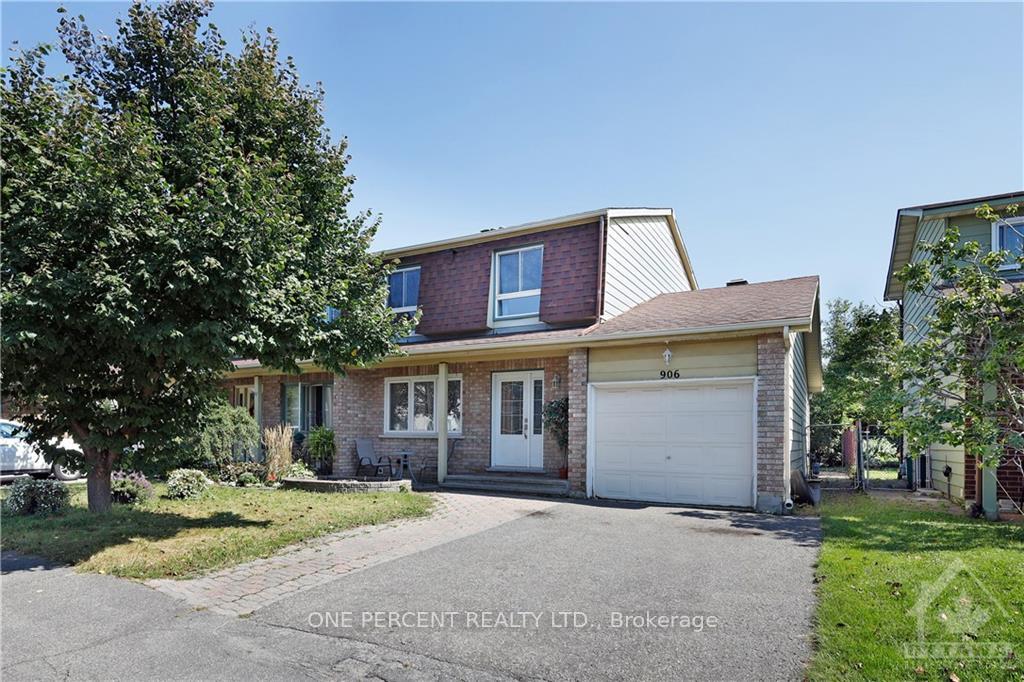 Front of 906 Cahill Drive W