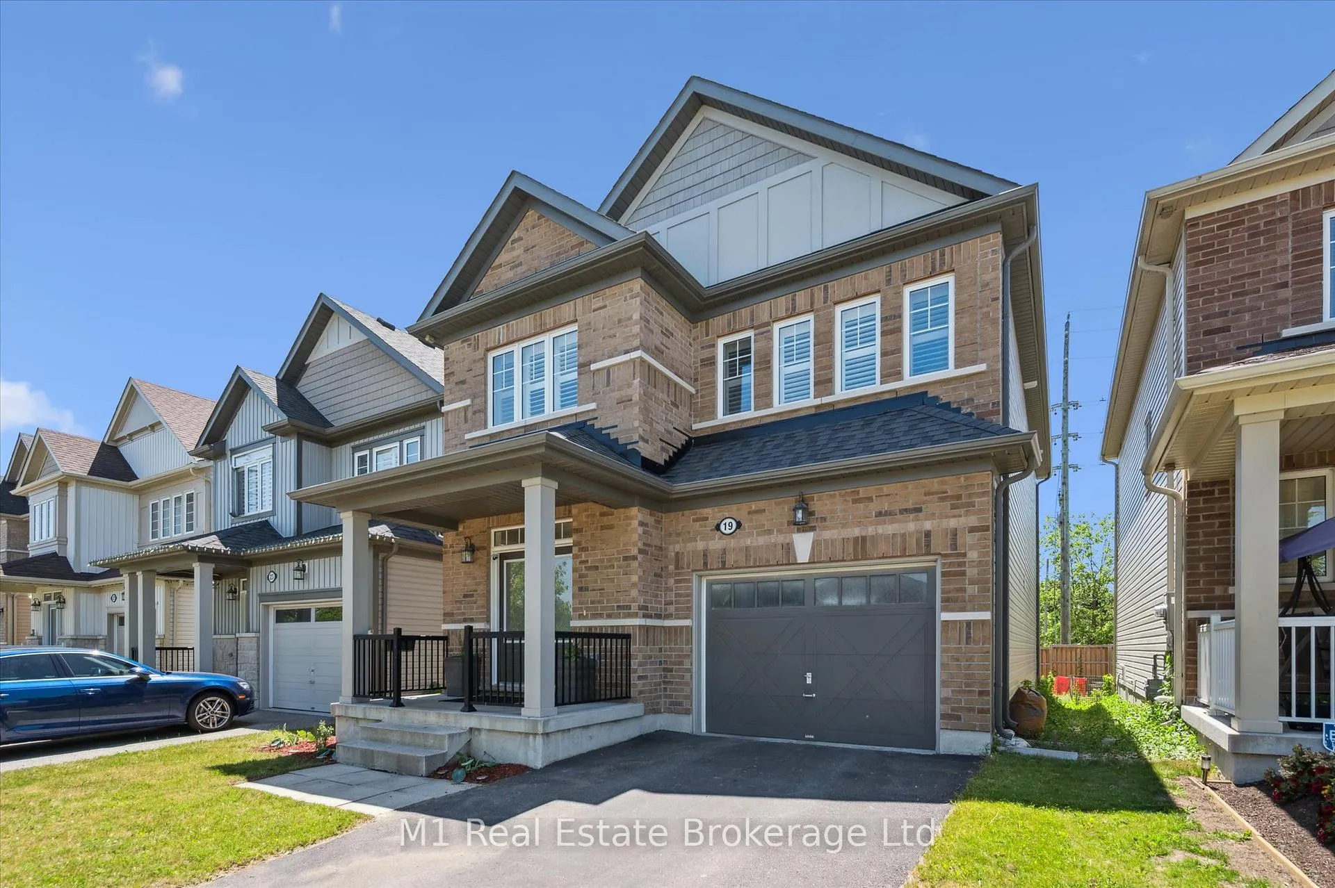 Front of 19 Findlay Way