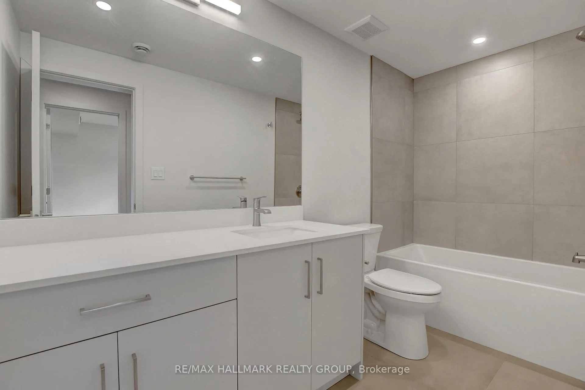 Photo 13 of Unit 1, 137 Marquette Avenue, Ottawa, Vanier — HOMEH