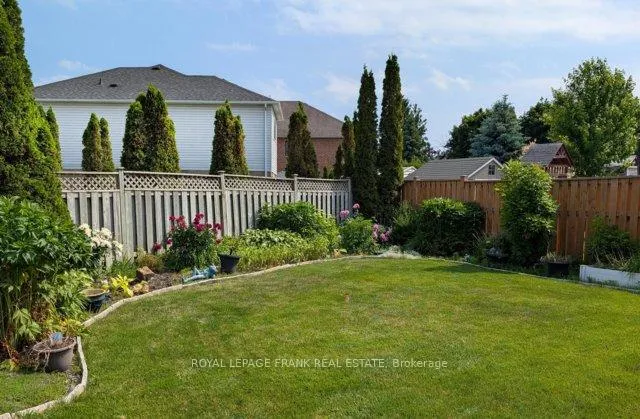 Photo 3 of 69 Guildwood Drive, Clarington, Bowmanville — HOMEH