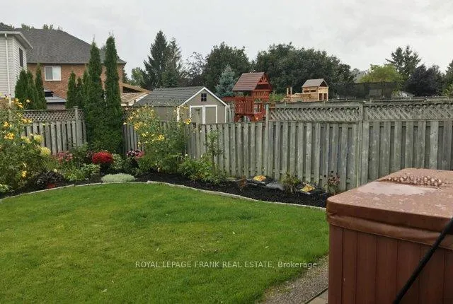 Photo 4 of 69 Guildwood Drive, Clarington, Bowmanville — HOMEH