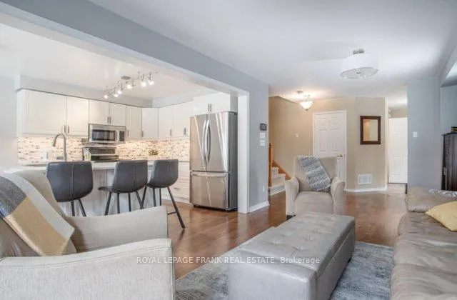 Photo 10 of 69 Guildwood Drive, Clarington, Bowmanville — HOMEH