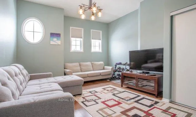 Photo 19 of 69 Guildwood Drive, Clarington, Bowmanville — HOMEH
