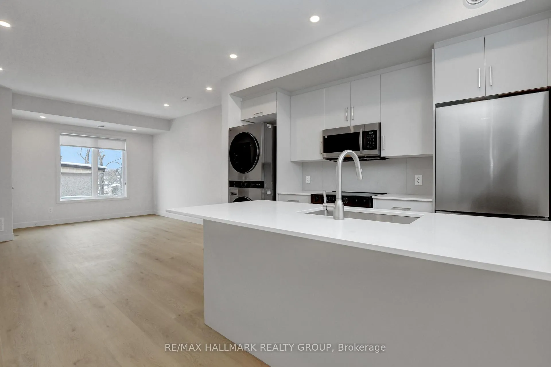 Photo 3 of Unit 6, 137 Marquette Avenue, Ottawa, Vanier — HOMEH