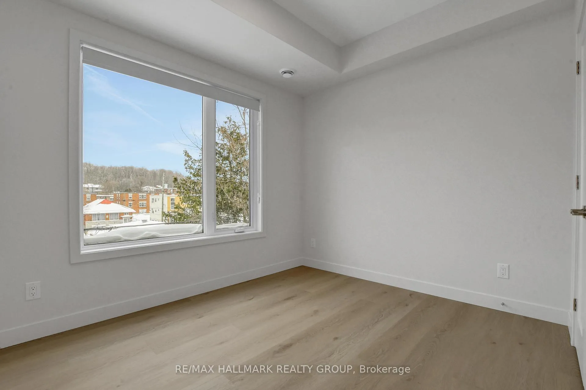 Photo 8 of Unit 6, 137 Marquette Avenue, Ottawa, Vanier — HOMEH