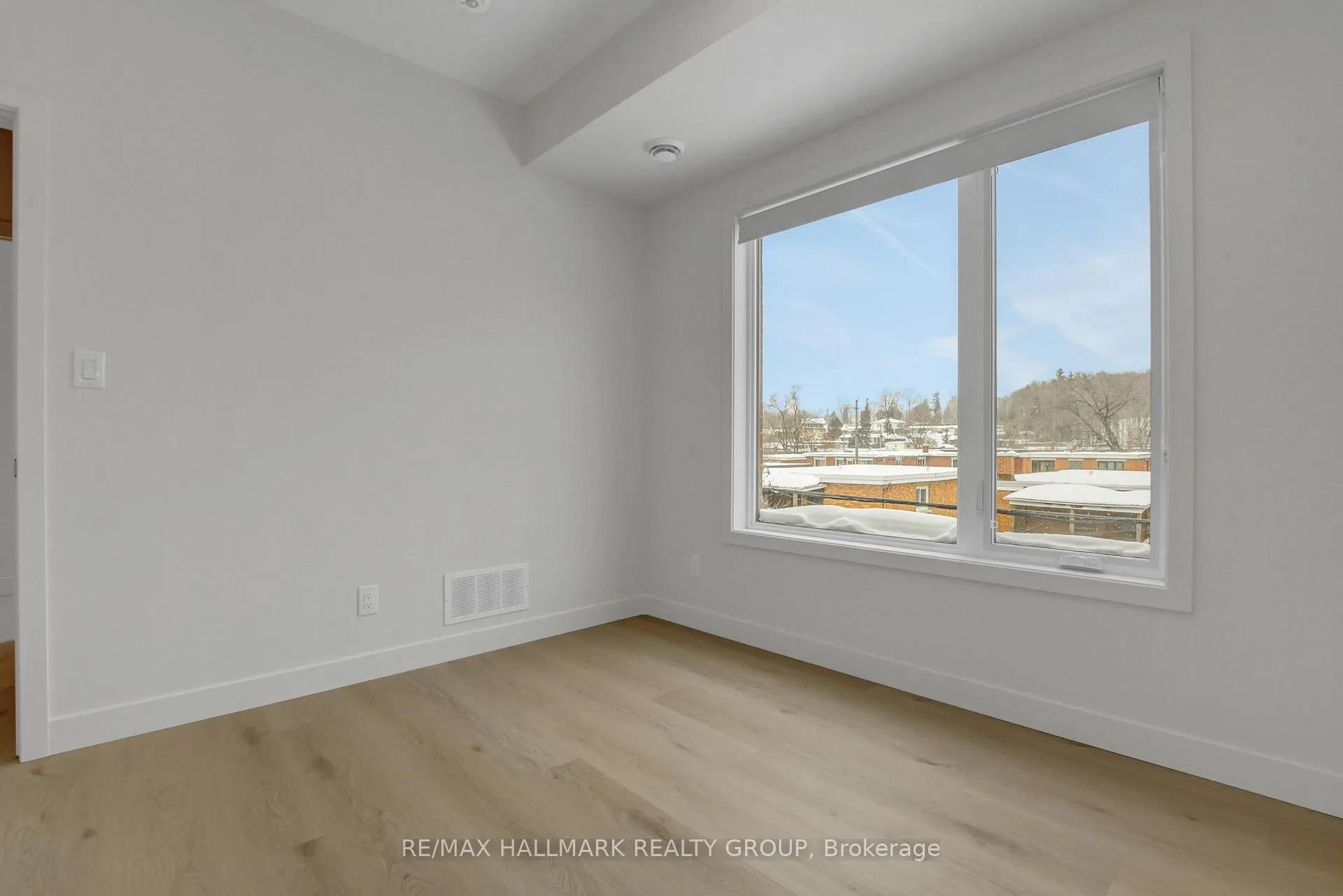 Photo 10 of Unit 6, 137 Marquette Avenue, Ottawa, Vanier — HOMEH