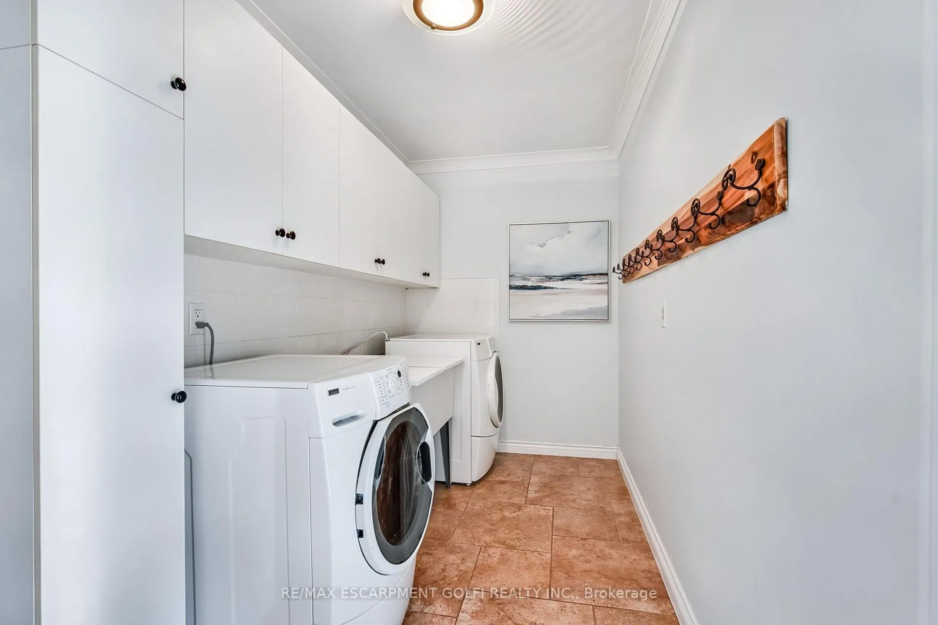 Photo 12 of 24 John Martin Crescent, Hamilton, Rural Flamborough — HOMEH