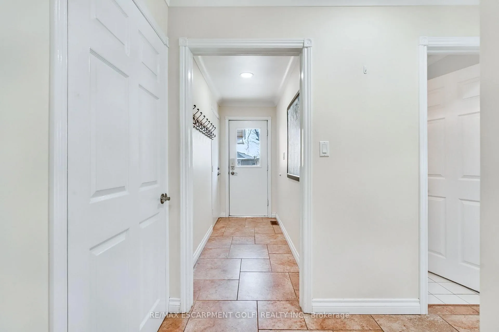 Photo 13 of 24 John Martin Crescent, Hamilton, Rural Flamborough — HOMEH