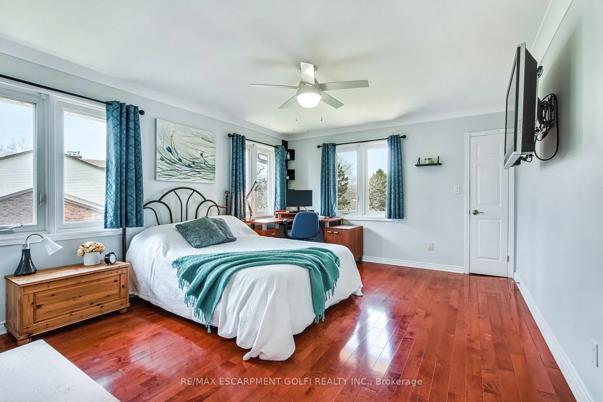Photo 15 of 24 John Martin Crescent, Hamilton, Rural Flamborough — HOMEH