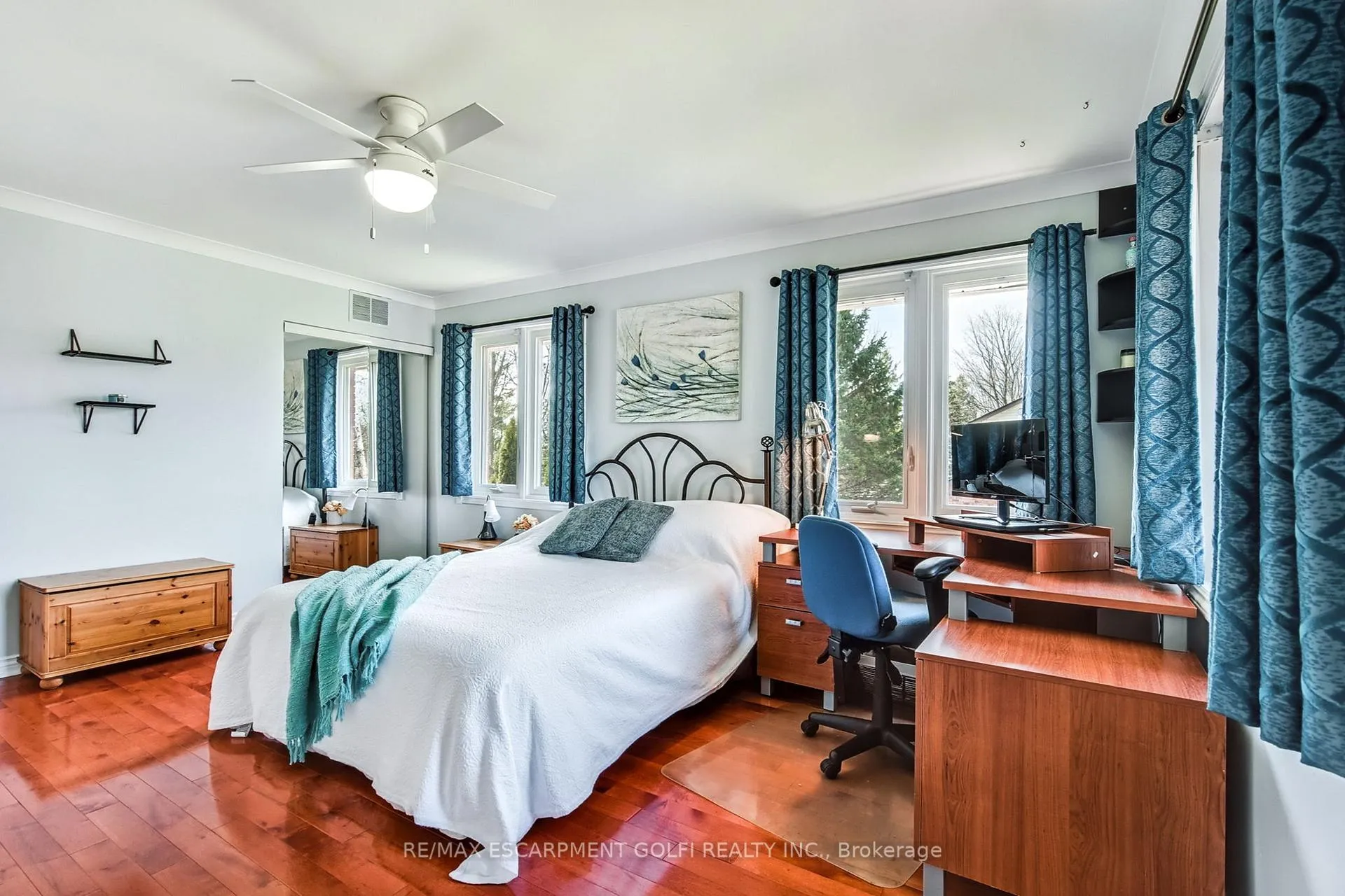 Photo 16 of 24 John Martin Crescent, Hamilton, Rural Flamborough — HOMEH