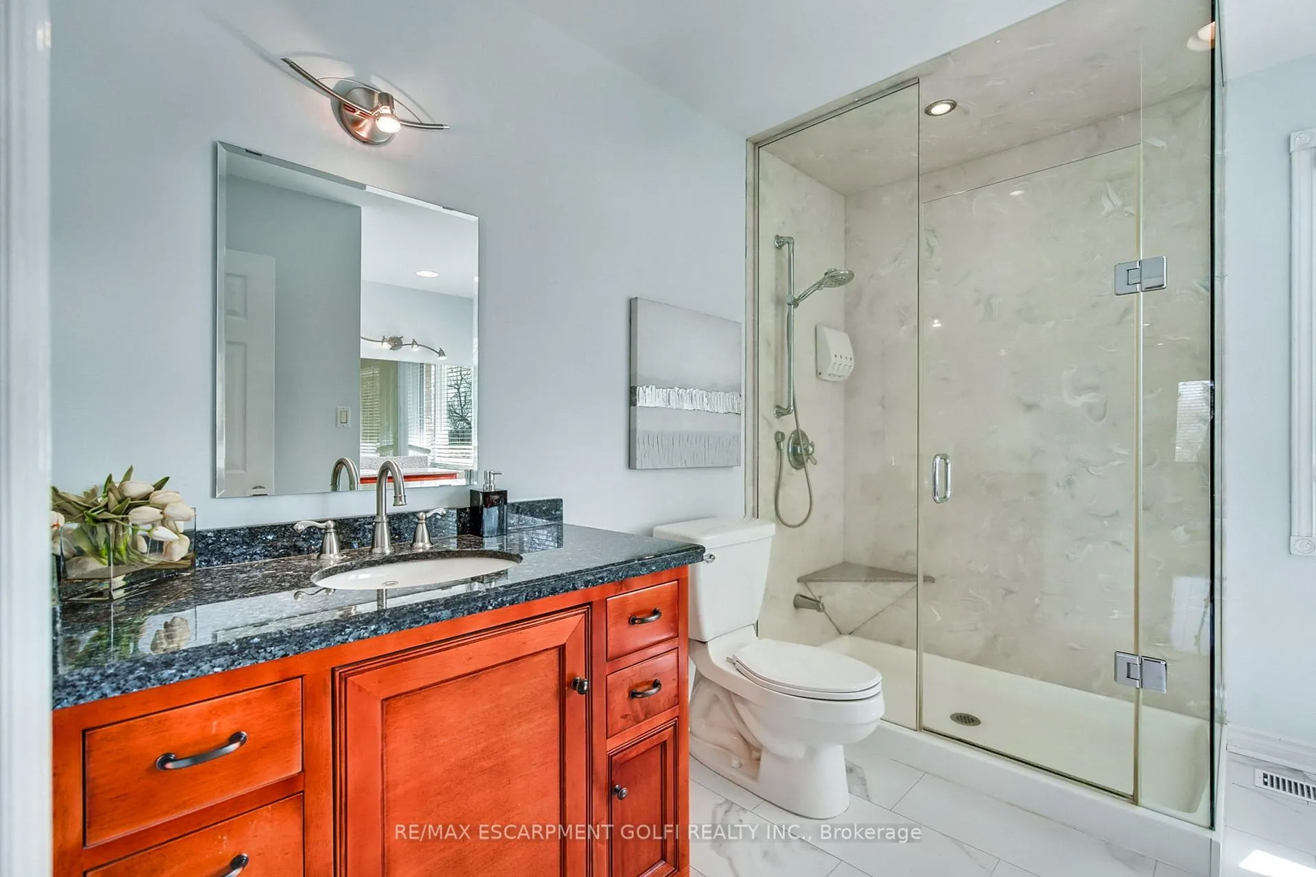 Photo 21 of 24 John Martin Crescent, Hamilton, Rural Flamborough — HOMEH
