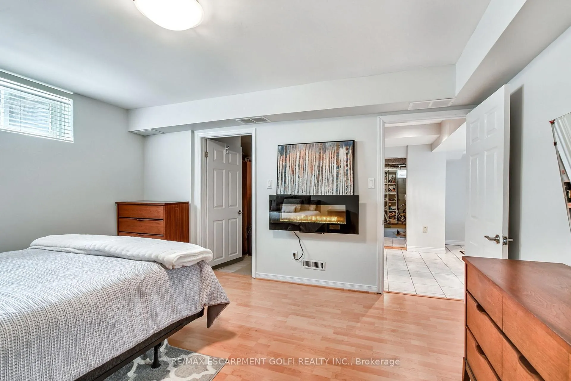 Photo 26 of 24 John Martin Crescent, Hamilton, Rural Flamborough — HOMEH