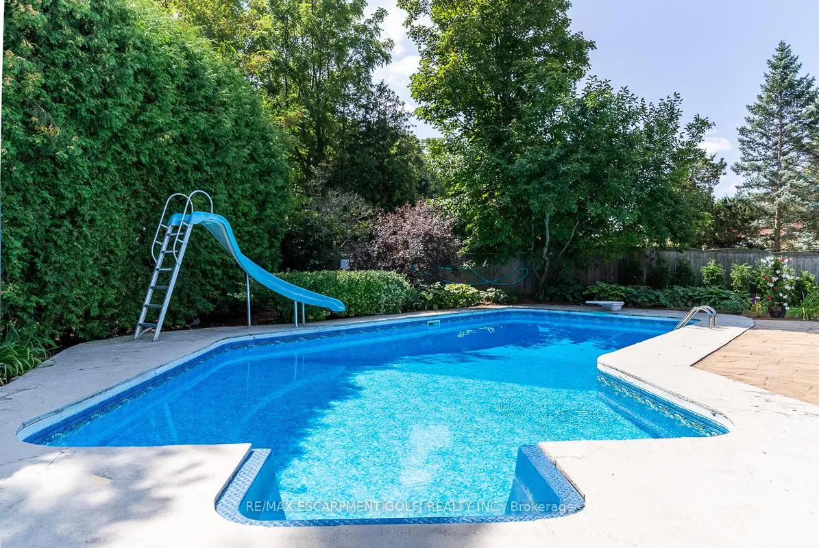 Photo 29 of 24 John Martin Crescent, Hamilton, Rural Flamborough — HOMEH
