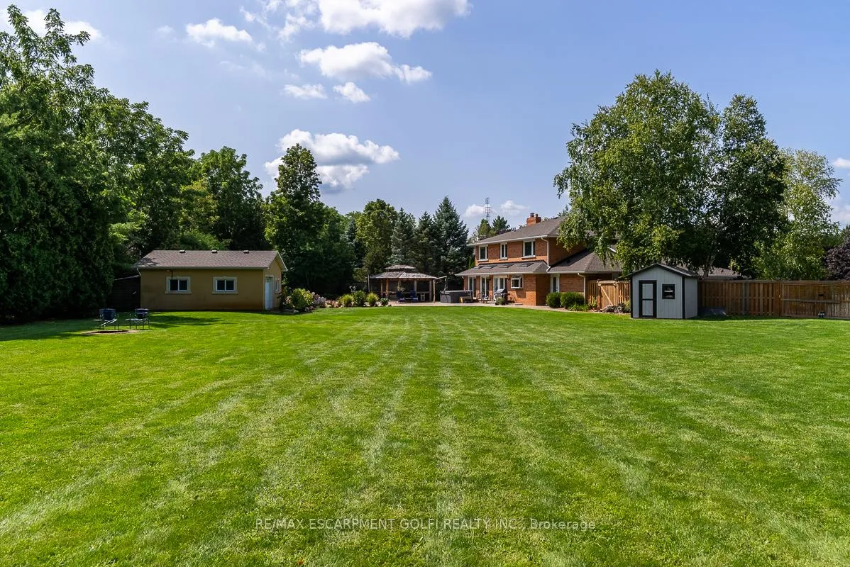 Photo 34 of 24 John Martin Crescent, Hamilton, Rural Flamborough — HOMEH