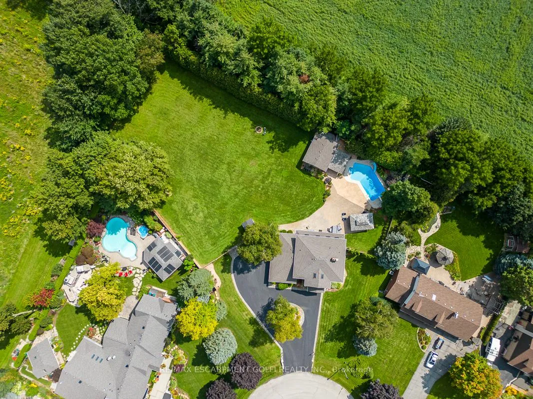 Photo 35 of 24 John Martin Crescent, Hamilton, Rural Flamborough — HOMEH