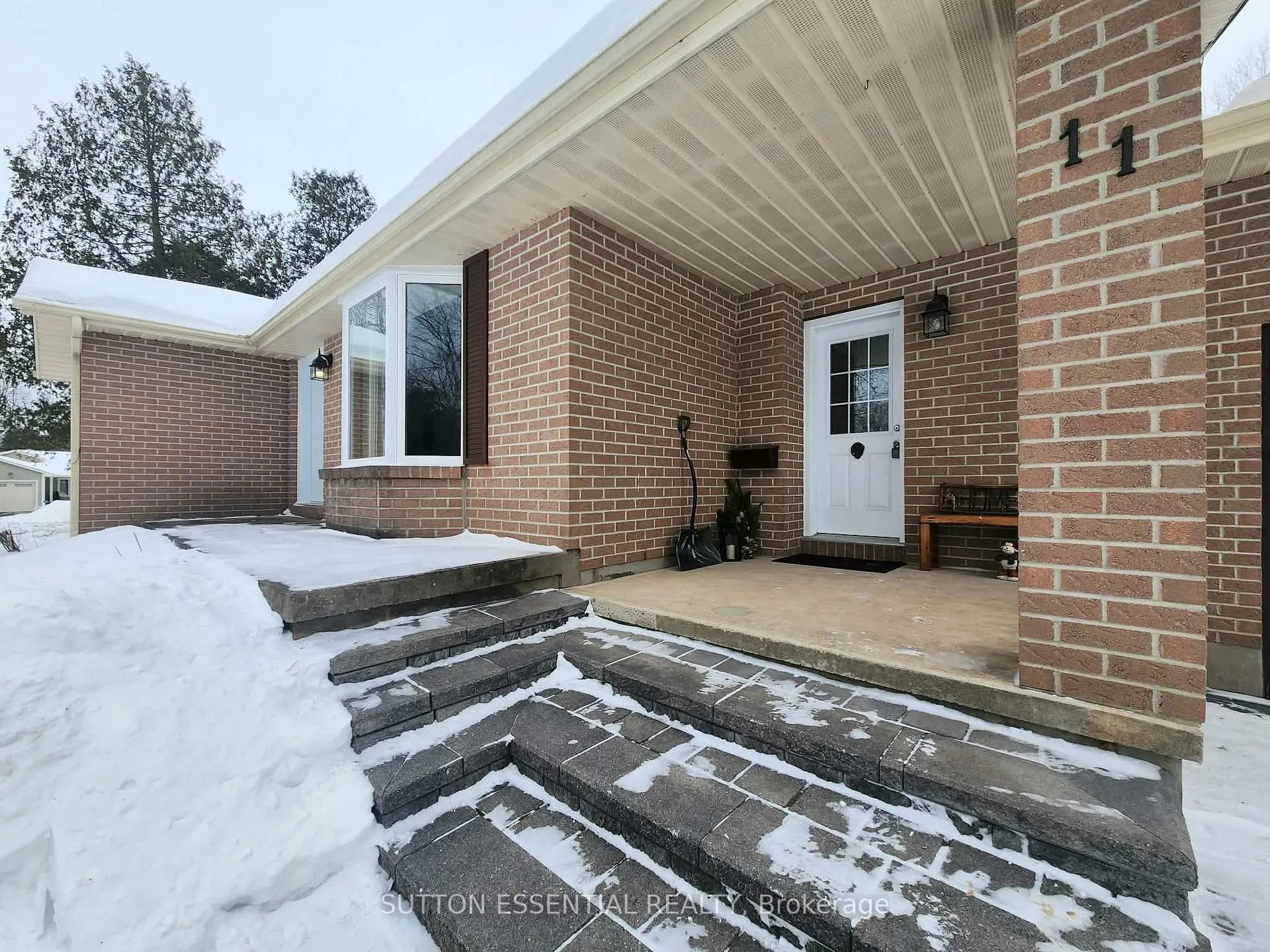 Photo 3 of 11 Oak Street, Augusta, Augusta Twp — HOMEH